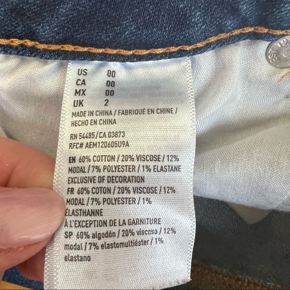 American Eagle distressed ripped cutoff super stretch midi jean shorts 00 - Picture 7 of 7